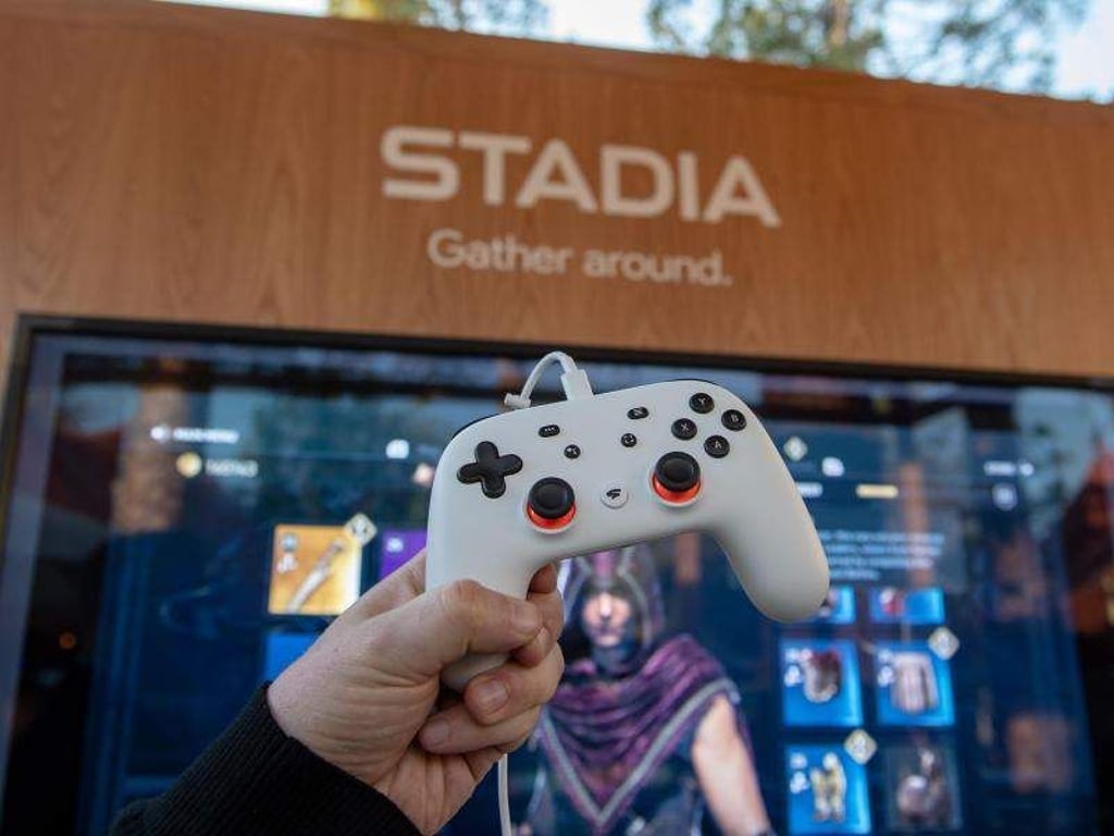 Ein Controller für Googles Spieledienst Stadia ist am Rande der Entwicklerkonferenz Google I/O zu sehen. Google will Stadia als Spiele-Plattform im November an den Start bringen. Foto: Andrej Sokolow