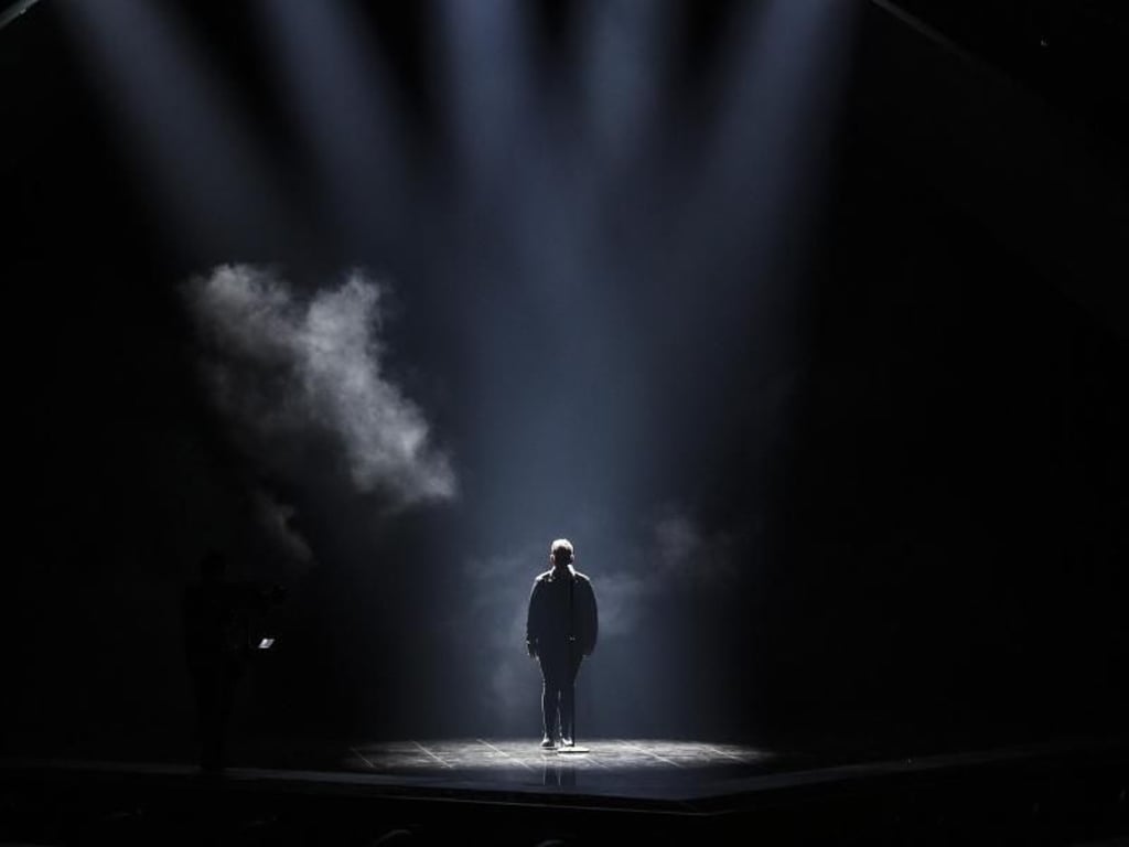 Aus der Finsternis ins Licht: Großbritannien drückt Michael Rice die Daumen. Foto: Ilia Yefimovich