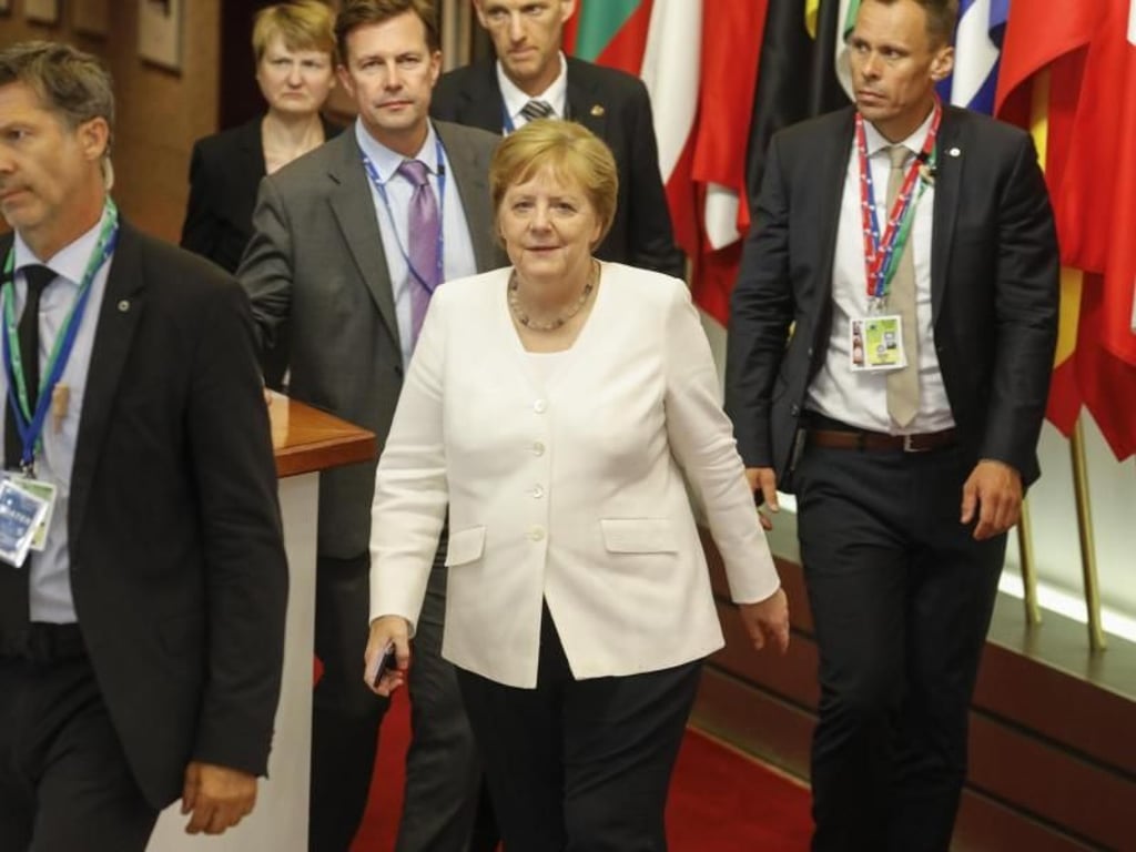 Ohne Ergebnis: Bundeskanzlerin Angela Merkel verlässt den EU-Gipfel. Foto: Thierry Roge/BELGA