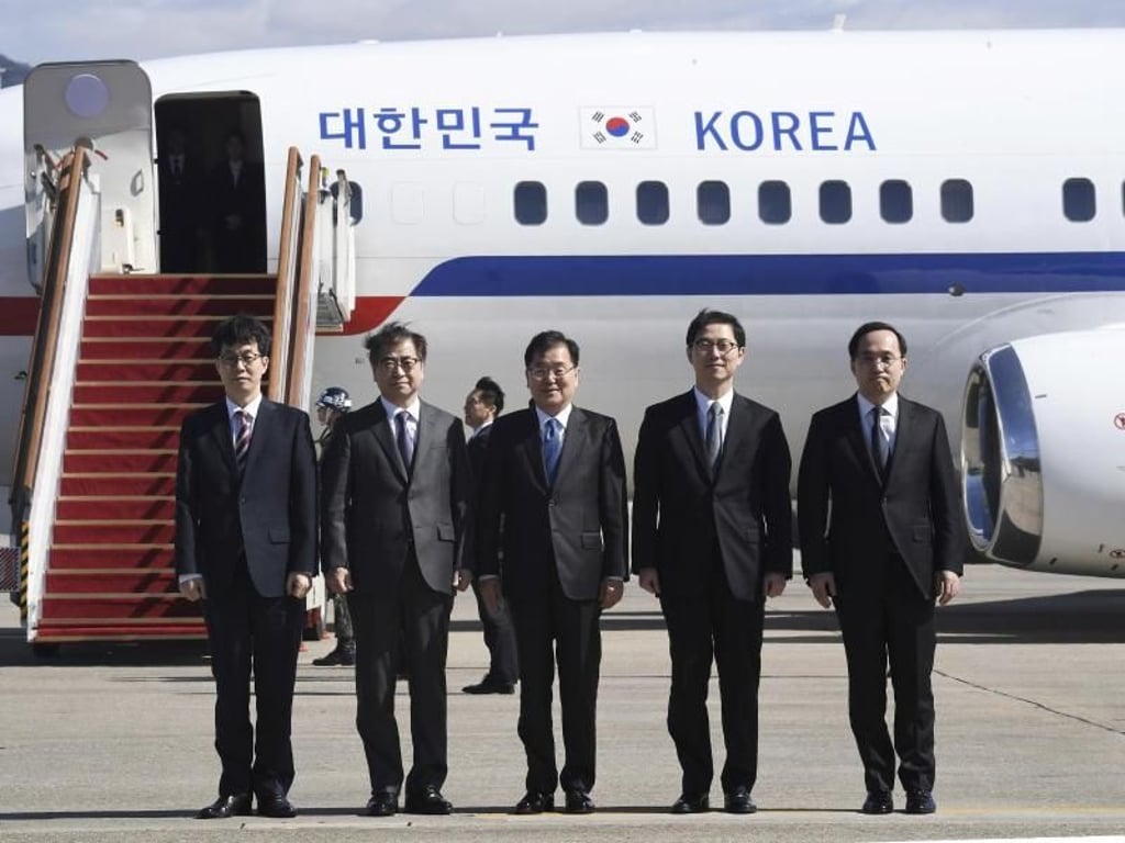 Auf dem Weg nach Nordkorea: Südkoreanische Sondergesandte reisten nach den Olympischen Winterspielen nach Pjöngjang. Foto: Jung Yeon-Je/AFP POOL