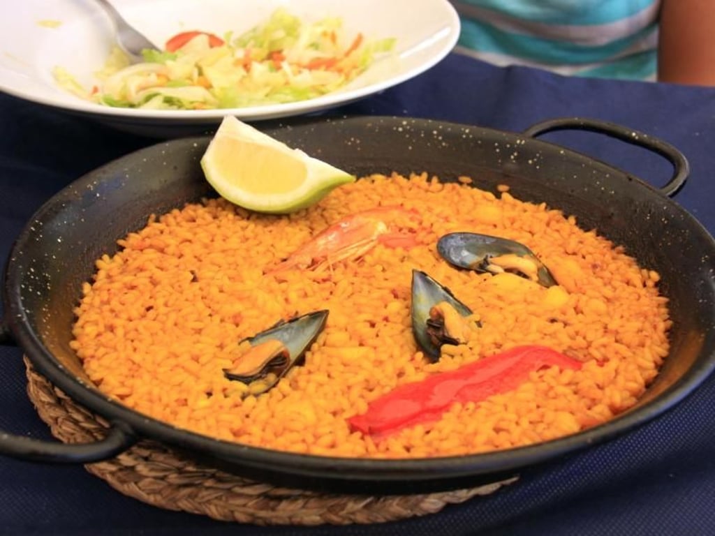 In den Restaurants von Tabarca lockt leckere Paella. Foto: Manuel Meyer