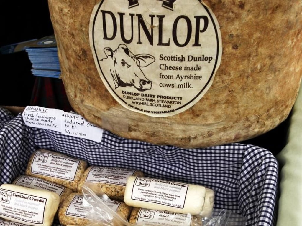 Ayrshire Dunlop-Käse ist ein traditioneller schottischer Hartkäse. Er hat eine samtige Konsistenz. Foto: Paul Tomkins/Visit Scotland