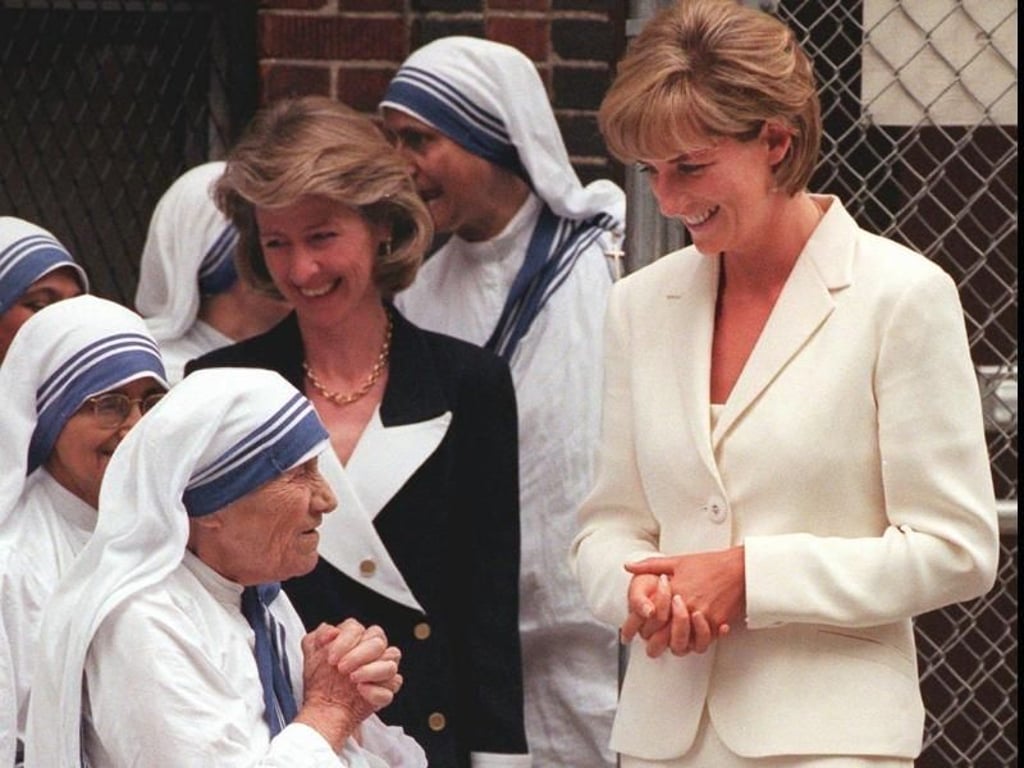 Prinzessin Diana trifft Mutter Teresa (l) in New York (1997). Foto: Bebeto Matthews