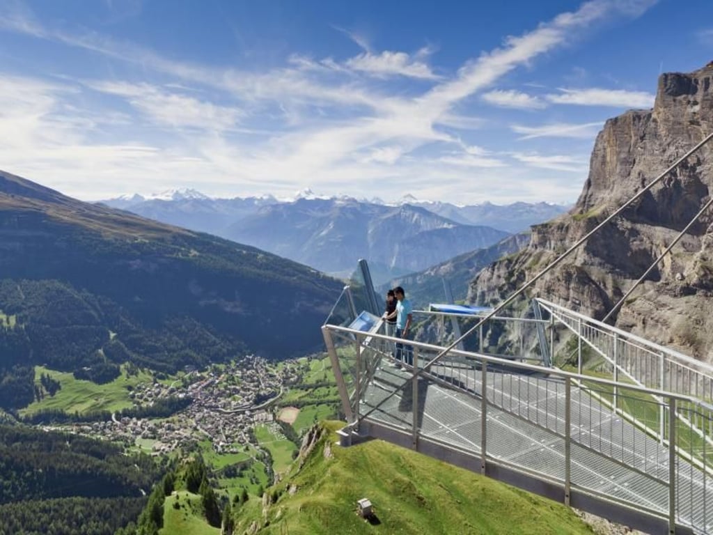 Bietet genug Platz für größere Gruppen: der Hot Spot Gemmi am Gemmipass im Schweizer Wallis. Foto: Gemmibahnen AG/Christian Pfammatter