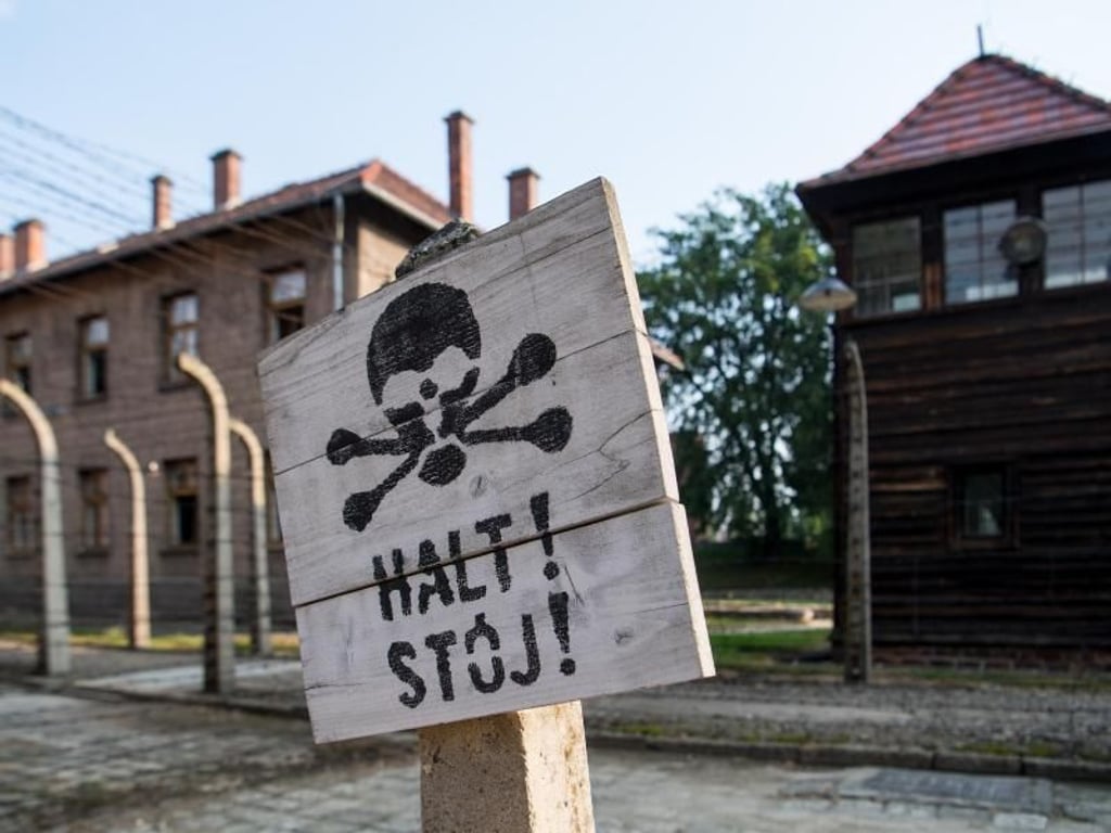 KZ-Gedenkstätte Auschwitz: Beim Polen-Besuch von Außenminister Maas dürfte es unter anderem um das umstrittene polnische Holocaust-Gesetz gehen. Foto: Monika Skolimowska