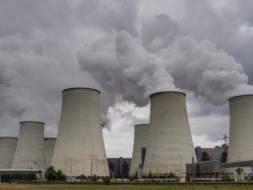 Vor allem RWE und Vattenfall sollen Geld für ihre Braunkohle-Kraftwerkblocks bekommen. Foto: Patrick Pleul