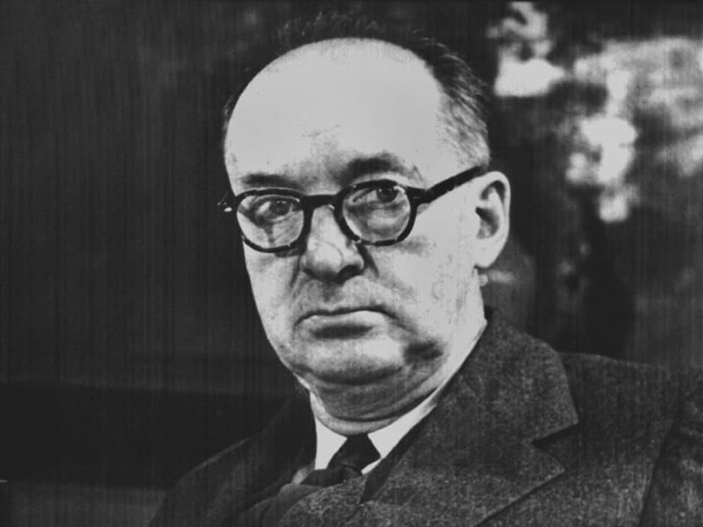 Er ist nie in Berlin heimisch geworden, aber Berlin machte ihn zum Schriftsteller: Vladimir Nabokov. Foto: UPI