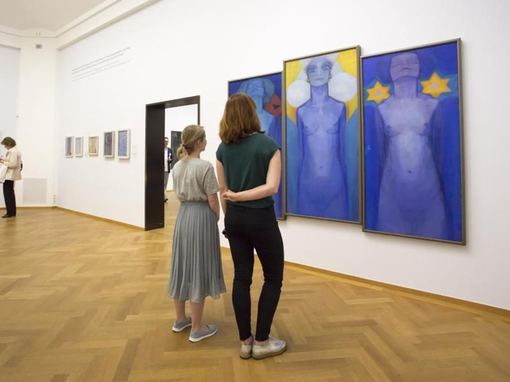 Der Meister der Abstraktion hat auch figürlich gemalt: Das Triptychon «Evolution» entstand 1911. Foto: Alice de Groot/Gemeentemuseum Den Haag