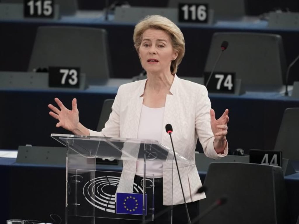 Ursula von der Leyen hält ihre Bewerbungsrede vor den Abgeordneten des Europaparlaments in Straßburg. Foto: Michael Kappeler