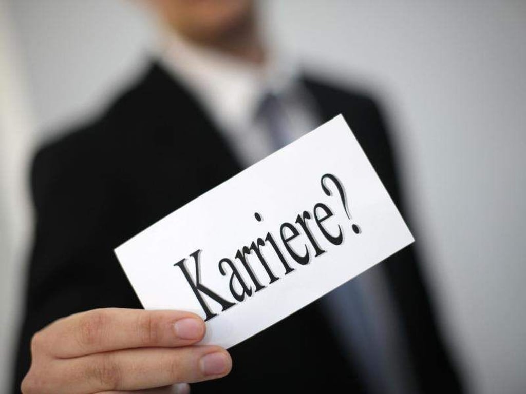 Nicht alle Arbeitnehmer haben Lust auf eine steile Karriere. Wer die Beförderung ablehnt, sollte sich bei dem Chef dennoch für das Angebot bedanken. Foto: Christian Charisius