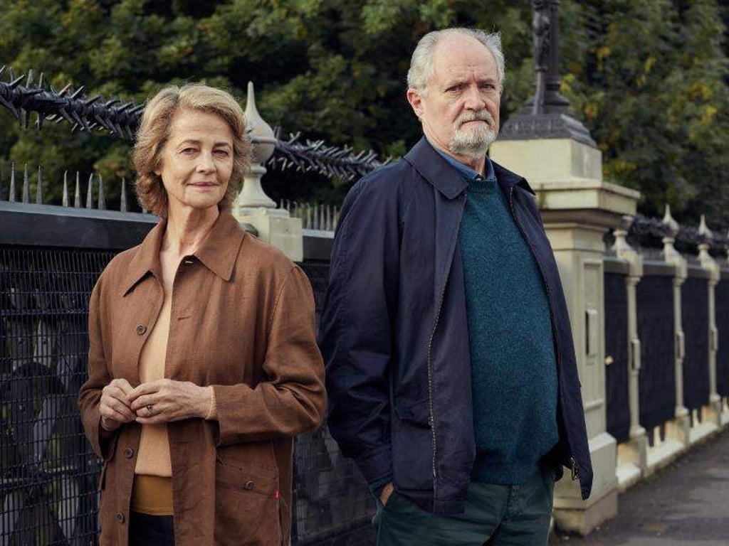 Überzeugende Darsteller: Jim Broadbent als Tony Webster und Charlotte Rampling als Veronica Ford. Foto: Wild Bunch Germany