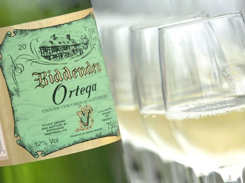 Die Winzerfamilie Barnes ist vor allem für den Ortega-Wein bekannt, eine Kreuzung aus Müller-Thurgau und Siegerreben. Foto: Biddenden Vineyards/Visit Kent