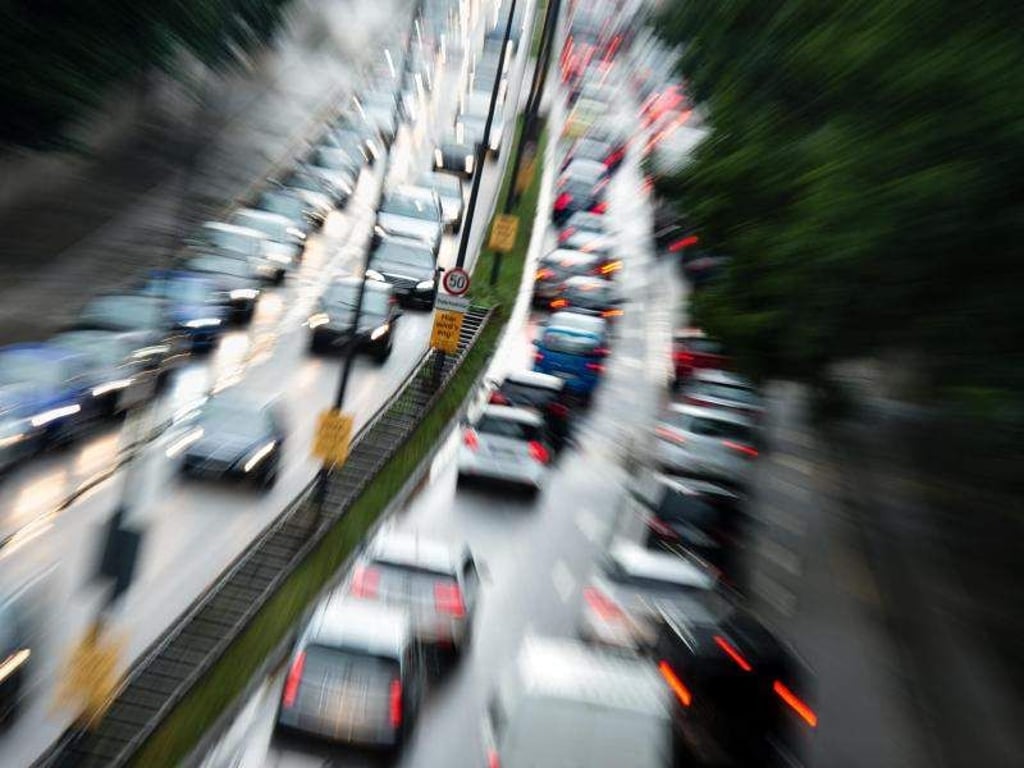 Eine Studie der Umweltschutzorganisation Transport & Environment ergibt: Diesel produzieren während ihrer gesamten Lebensdauer über 3,6 Tonnen Kohlendioxid. Foto: Matthias Balk/dpa