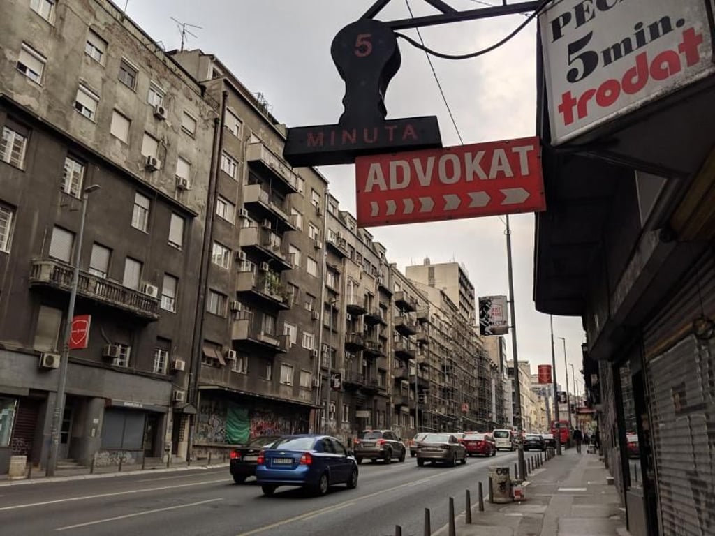 Willkommen Tristesse - Straße in Belgrad.
Foto: Laura Lewandowski