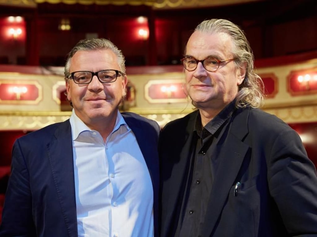 Thomas Collien (l) und Ulrich Waller leiten das St. Pauli Theater. Foto: Georg Wendt