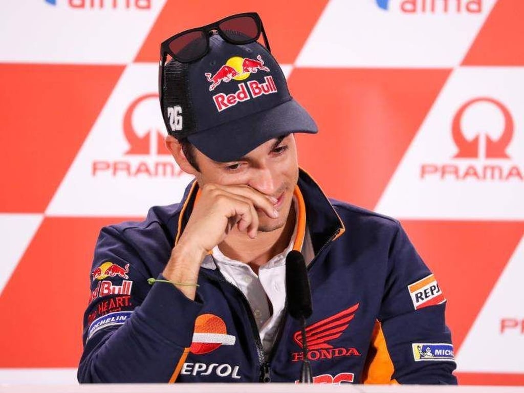 Der spanische Repsol-Honda-Fahrer Dani Pedrosa verkündet auf der Pressekonferenz seinen Rückzug aus der MotoGP. Foto: Jan Woitas