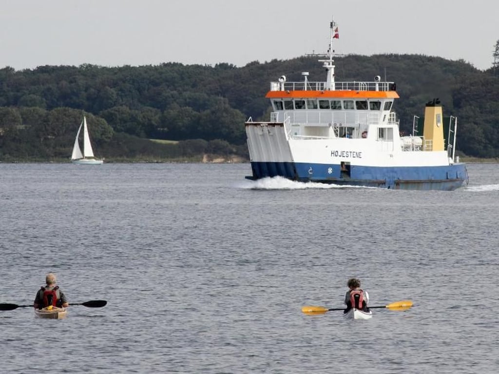 Ø-Hop: Die Fähre «Højestene» verkehrt ab Svendborg nach Skarø und Drejø. Foto: Bernd F. Meier