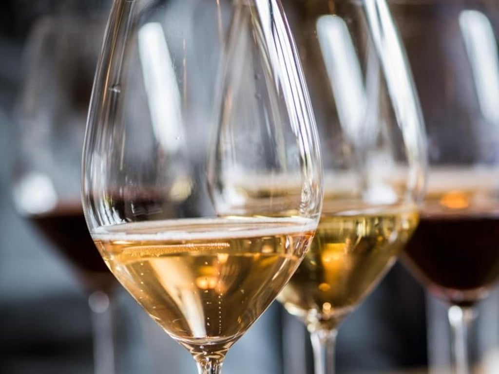 Als Essensbegleiter bringt Sekt Frische ins Spiel. Foto: Franziska Gabbert