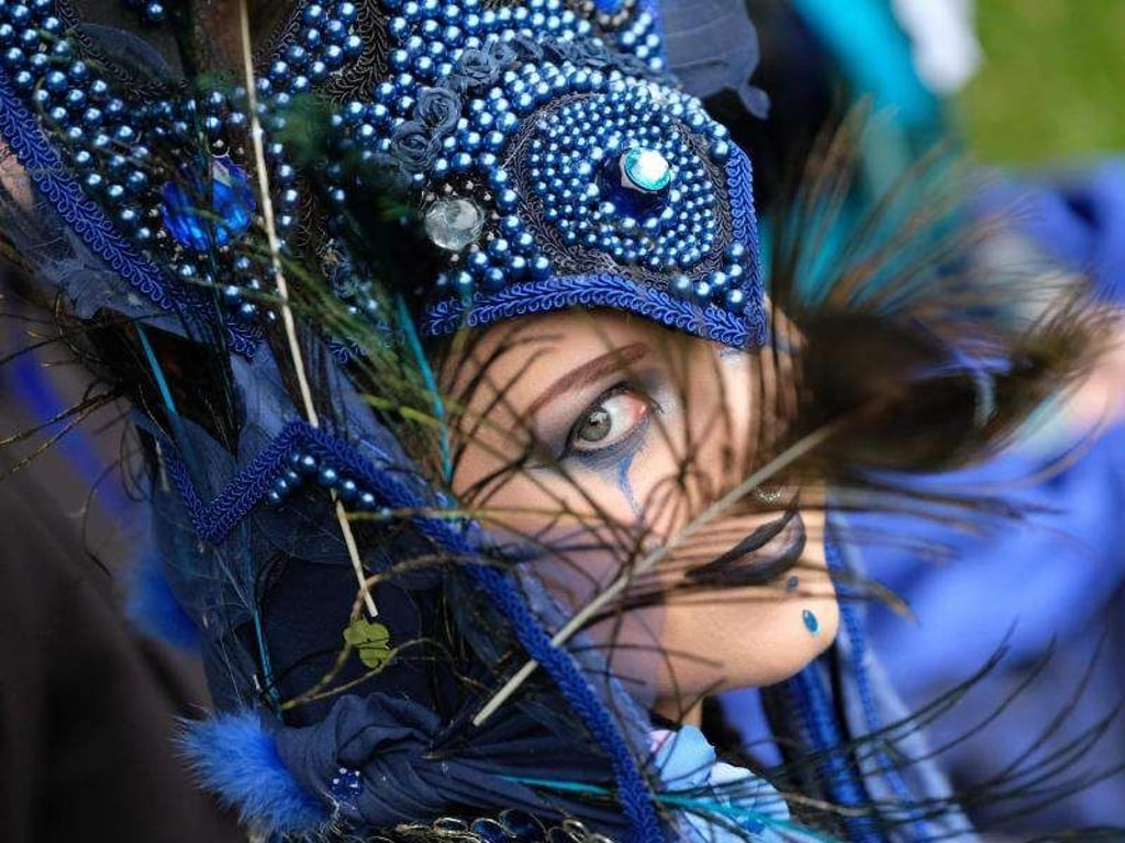 Eine Teilnehmerin des Wave-Gotik-Treffens in Leipzig. Foto: Sebastian Willnow