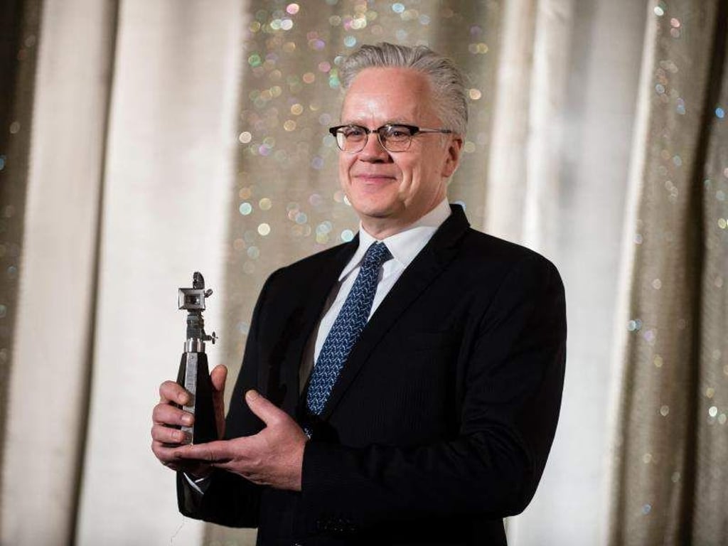 Tim Robbins freut sich sichtlich über seine Auszeichnung. Foto: Gregor Fischer