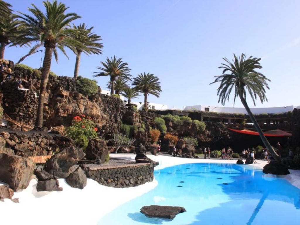 Grottenlandschaft Jameos del Agua - auch ein Restaurant befindet sich hier. Foto: Manuel Meyer