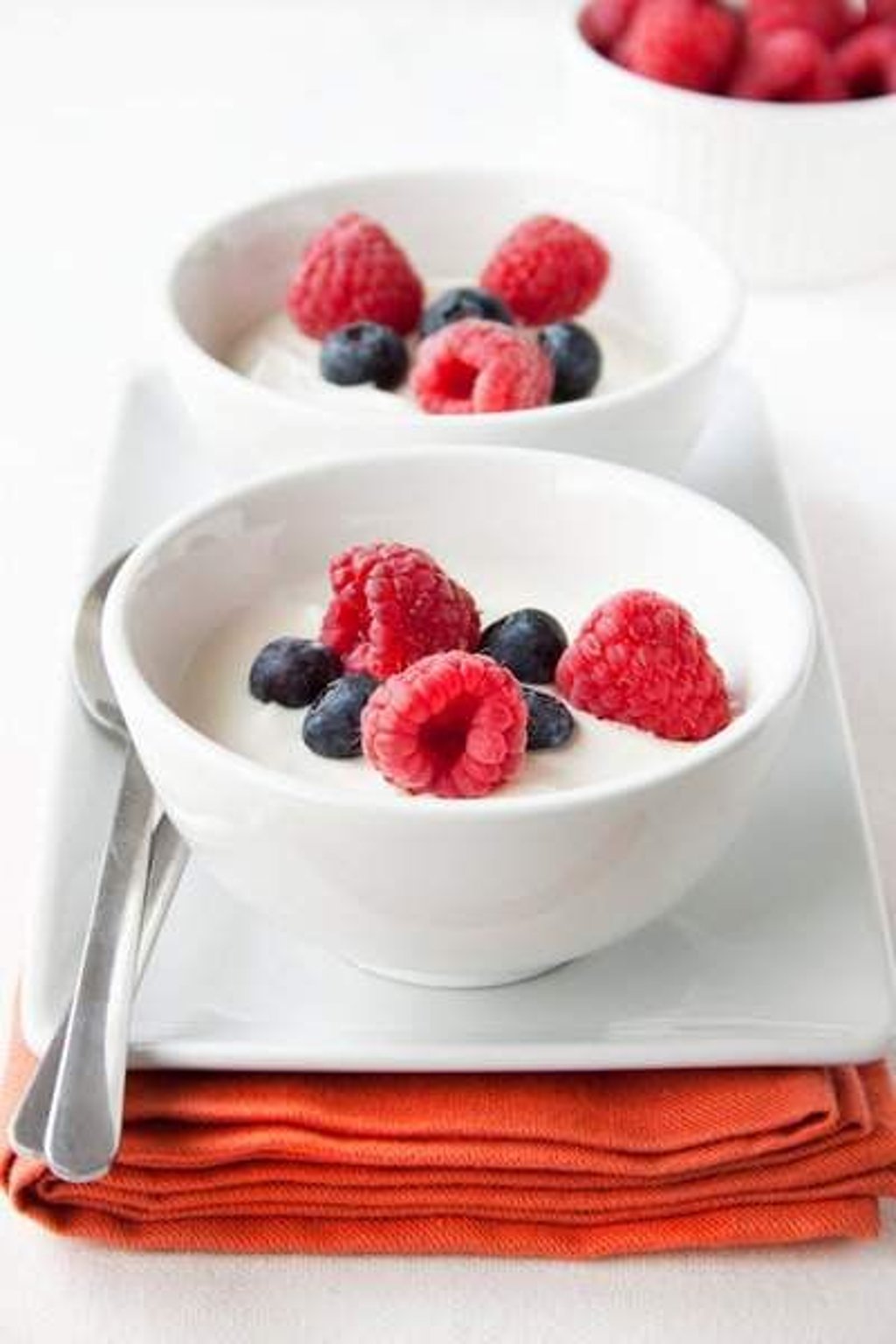 Zum Themendienst-Bericht von Ulrike Geist vom 12. September 2014: Aus mehr Milch gemacht: Griechischer Joghurt hat eine festere Konsistenz und ist meist auch fetthaltiger als normaler Naturjoghurt. (ACHTUNG - HANDOUT - Nur zur redaktionellen Verwendung im Zusammenhang mit dem genannten Text und nur bei vollständiger Nennung der Quelle. Die Veröffentlichung ist für Themendienst-Bezieher honorarfrei.) Foto: FAGE Deutschland GmbH