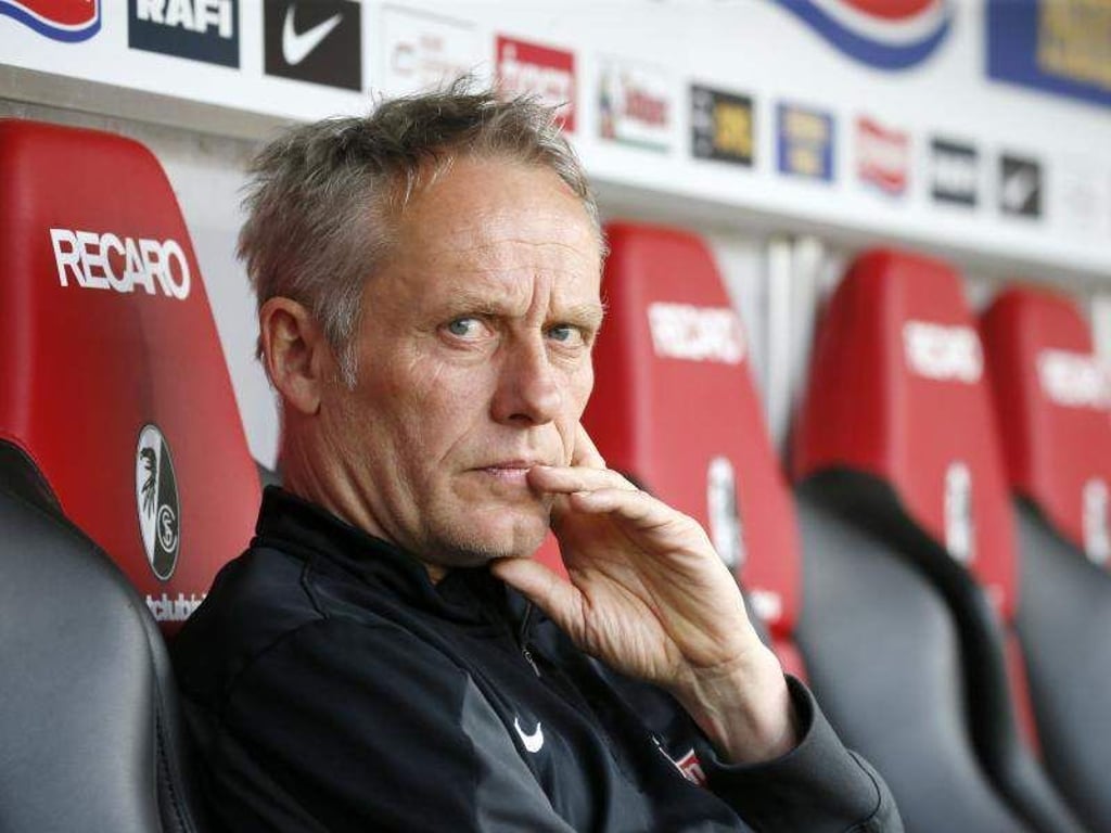 Freiburgs Trainer Christian Streich entschuldigte sich für seine Spieler. Foto: Ronald Wittek