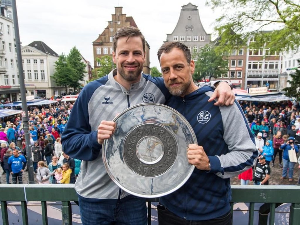Das Trainergespann mit Co-Trainer Mark Bult (l) und Trainer Maik Machulla. Foto: Benjamin Nolte