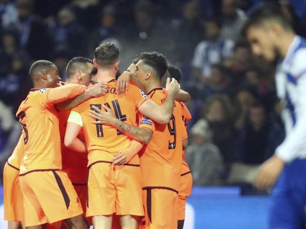 Liverpool Spieler freuen sich über das Tor zum 2:0 durch Mohamed Salah. Foto: Luis Vieira