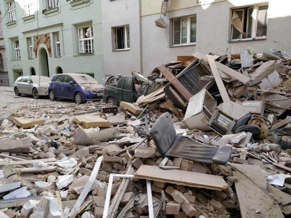Nach der Explosion waren zwei Wiener Mehrfamilienhäuser zum Teil eingestürzt. Foto: Kevin Hofmann/APA