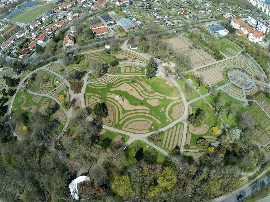 Luftbildaufnahme vom Rosarium in Sangerhausen