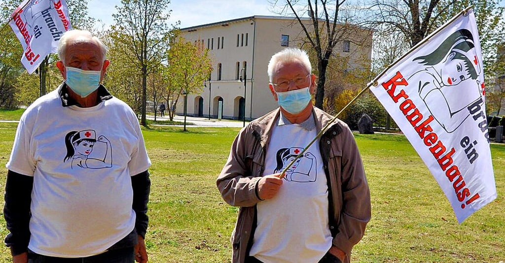 Jürgen Kretschmann (links) und Joachim Müller unterstützen den Kampf „Pro Krankenhaus“ von Anfang an.