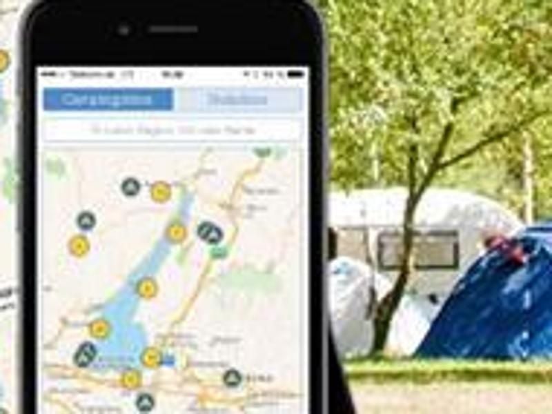 Der ADAC «Camping- und Stellplatzführer 2016» ist Neueinsteiger in der Top Ten der meistgekauften Apps. Foto: Screenshot www.adac.de