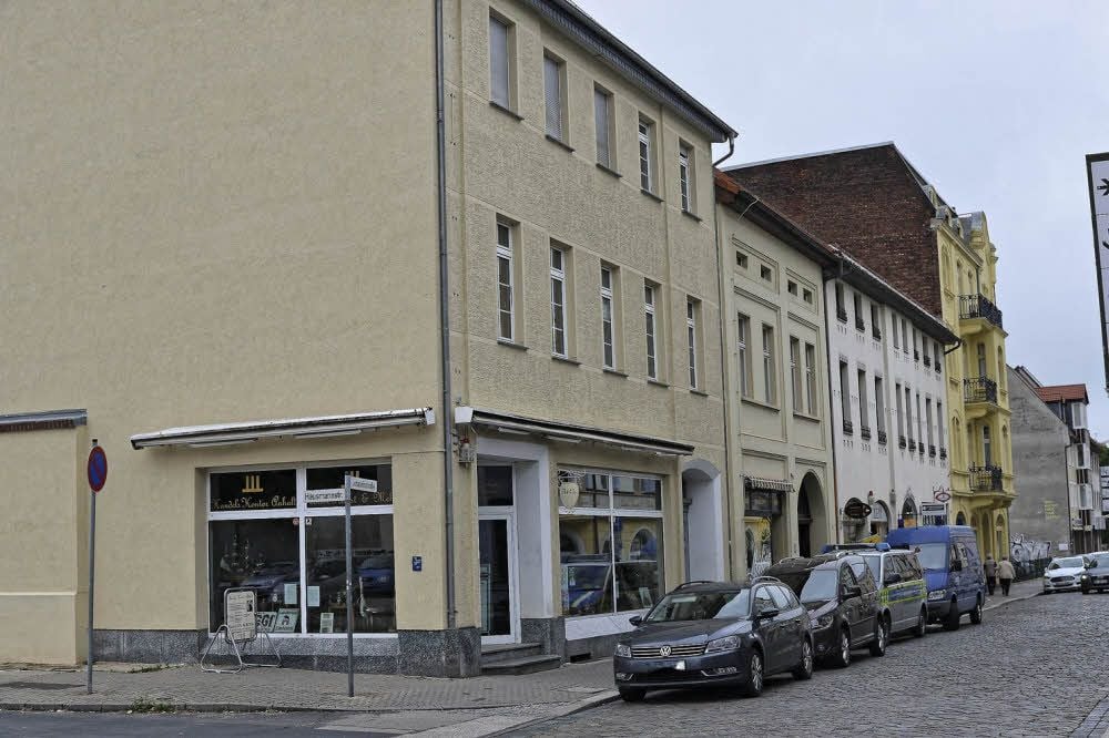 Blick auf das Haus an der Ecke Johannisstraße und Hausmannstraße: In dem gelben Haus im Hintergrund wohnte Yangjie Li.