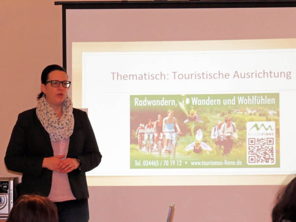Bürgermeisterin Monika Ludwig informiert über Ziele der Verbandsgemeinde.