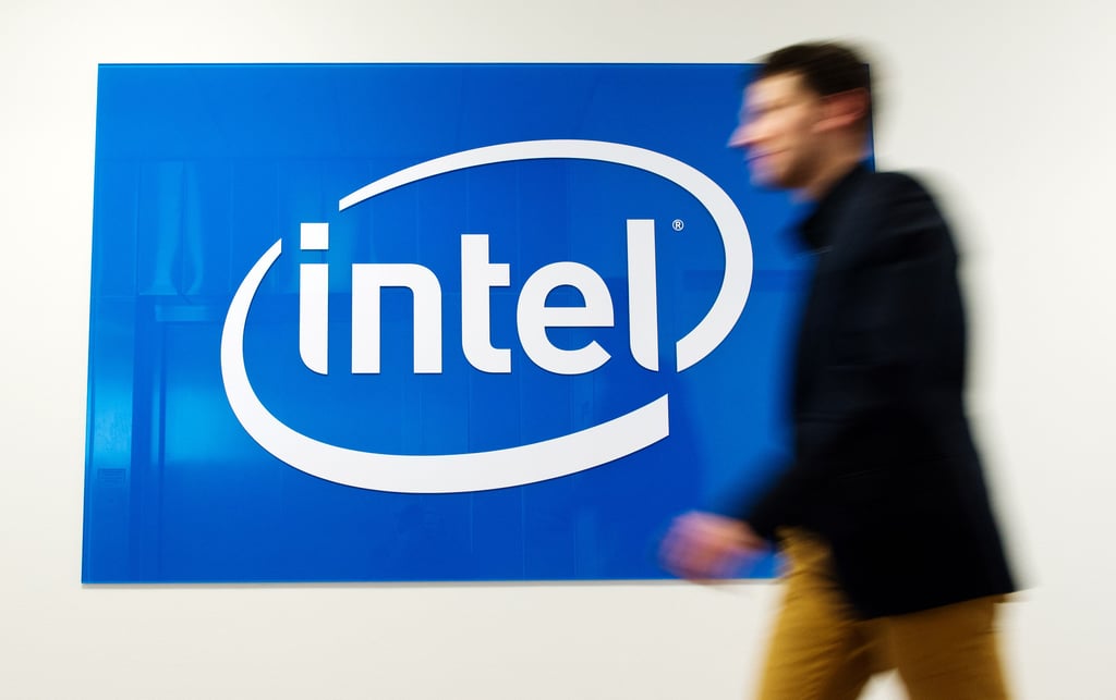 Intel ist vom Termin für den Baustart für seine Werke in Magdeburg abgerückt.