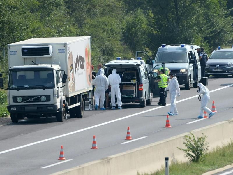 In diesem LKW wurden tote Flüchtlinge in Österreich entdeckt. Jetzt rückt Mitteldeutschland ins Visier der Schleuser.