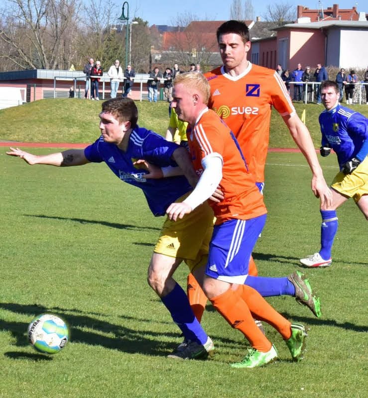 Marc Barthmuß (links) ist die Allzweckwaffe beim 1. FC Weißenfels