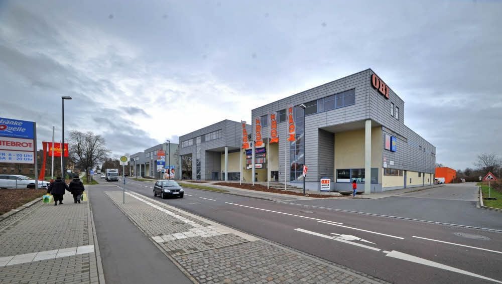 Auf dem Gelände des Bitz sind auch ein OBI Baumarkt, eine DM-Drogerie oder ein Rewe untergebracht.