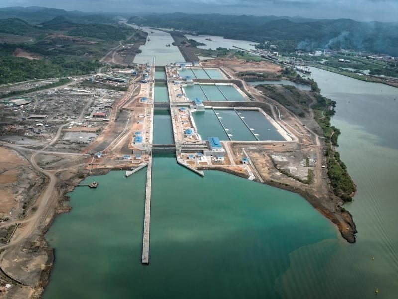 Bereit für Containerriesen: Die neuen Schleusen von Cocolí auf der pazifischen Seite des Panamakanals. Foto: Kanalverwaltungsgesellschaft ACP