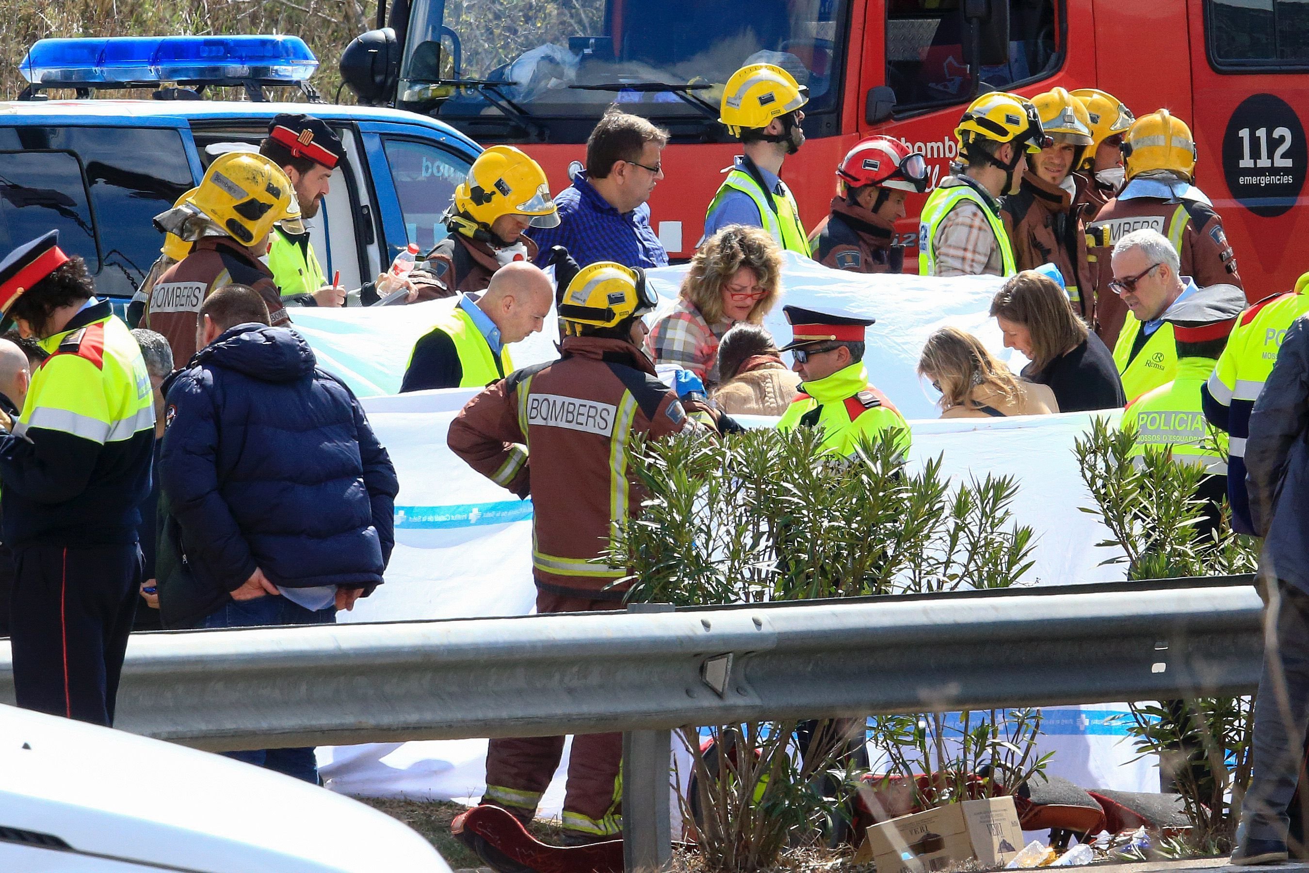 Rettungskräfte am Unglücksort bei Tarragona