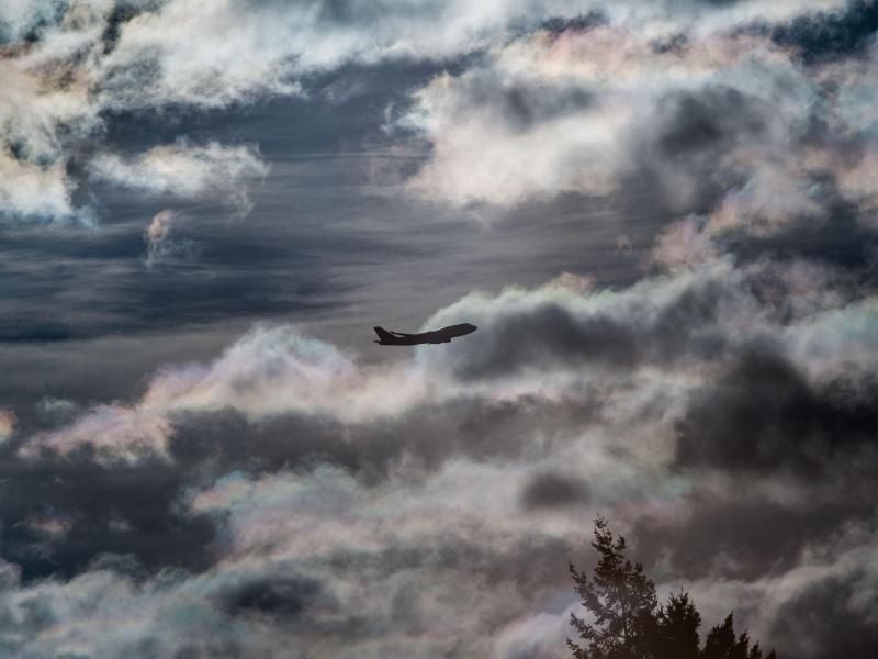 Ein Flugzeug muss nicht soviel Kerosin dabei haben, damit es lange Warteschleifen drehen kann, wenn ein Unwetter die Landung am Zielflughafen verhindert. Foto: Frank Rumpenhorst