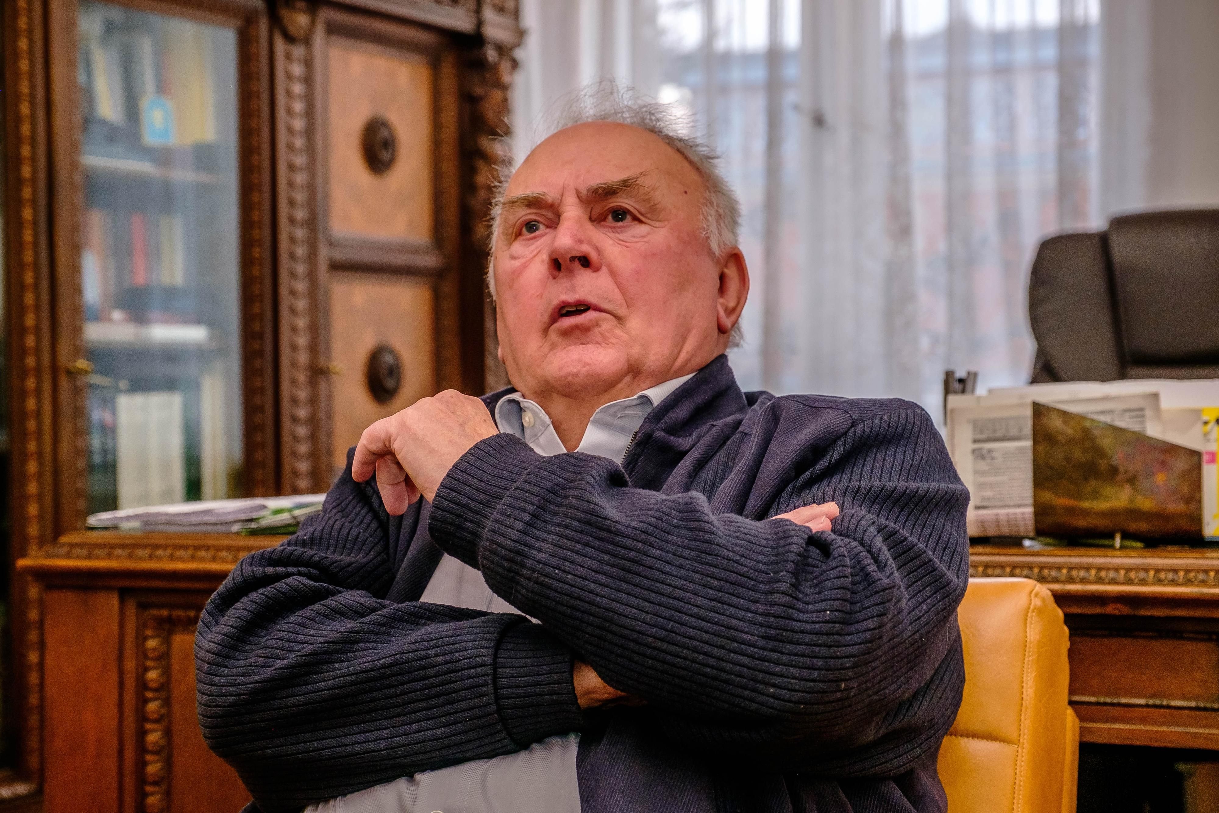 Ministerpräsident a.D. Prof. Wolfgang Böhmer in seinem Arbeitszimmer in Wittenberg.