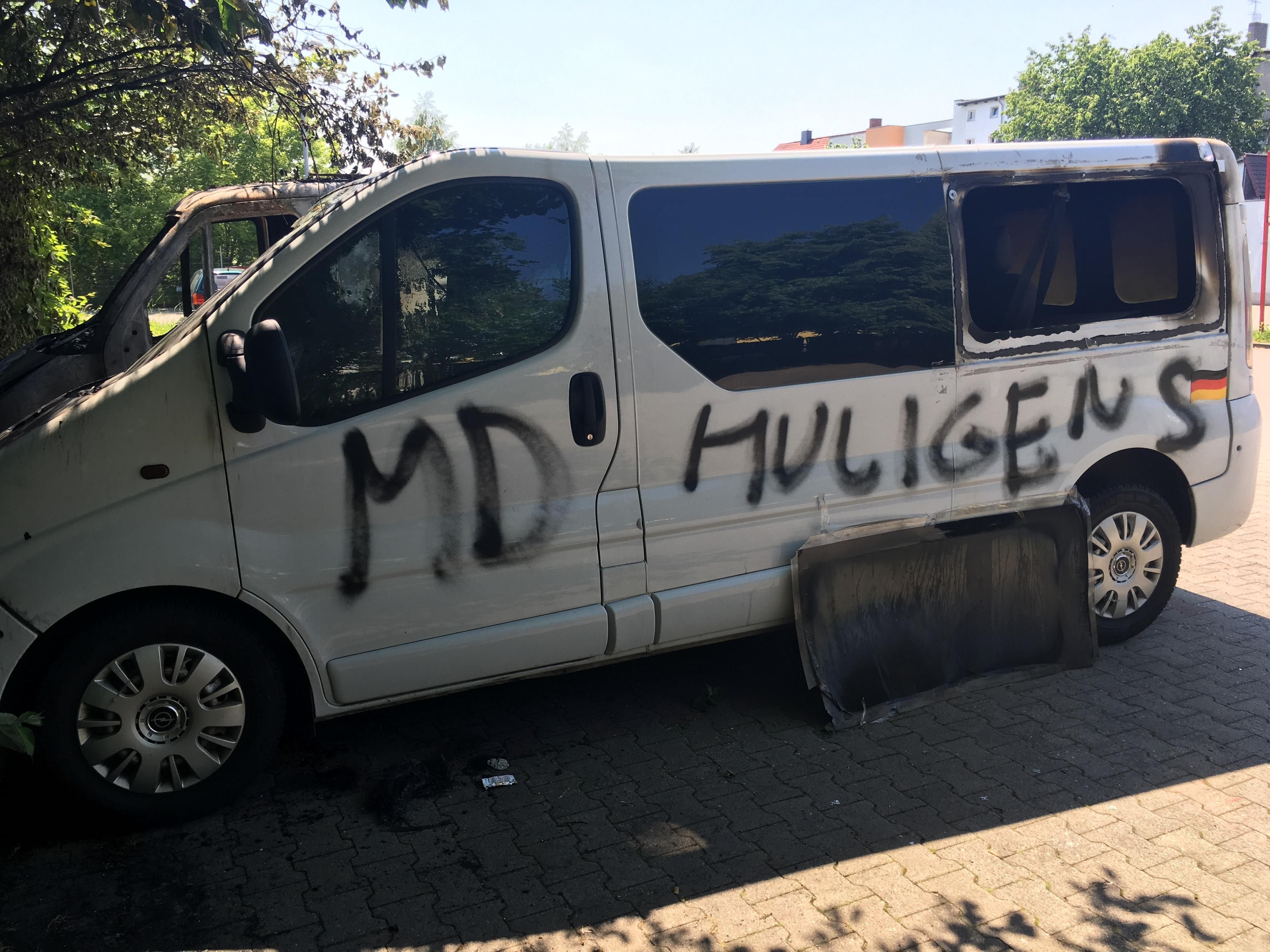 Rechtschreibung scheint nicht die Stärke der Täter zu sein.