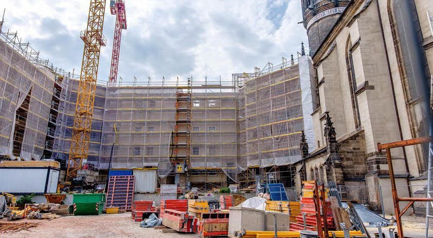 Hier sieht es noch gar nicht gut aus: der Schlosshof, über den man künftig das Besucherzentrum und damit als Tourist die Schlosskirche erreichen soll.