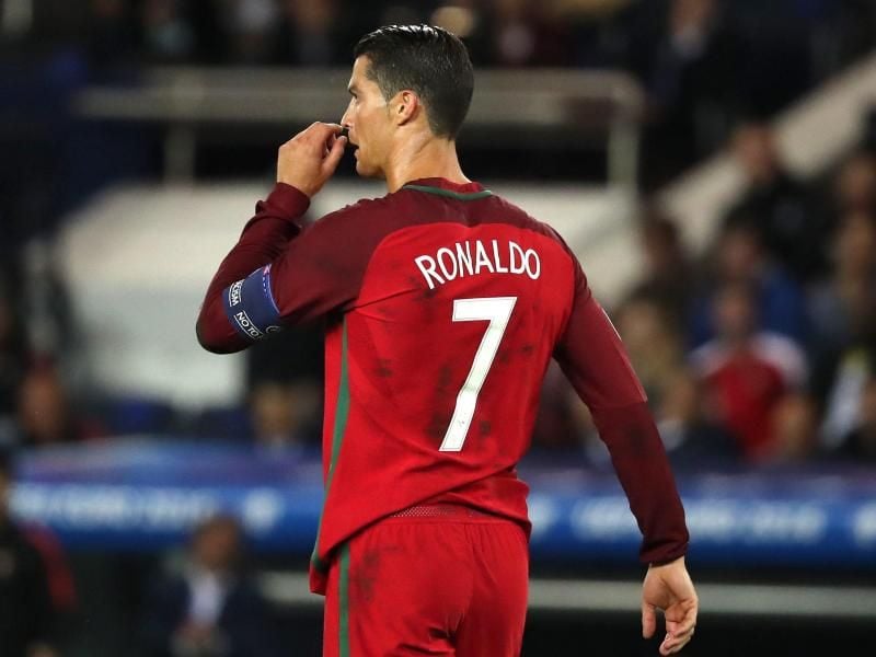 Cristiano Ronaldo droht erneut eine enttäuschende EM - insgesamt und auch persönlich. Foto: Abedin Taherkenareh