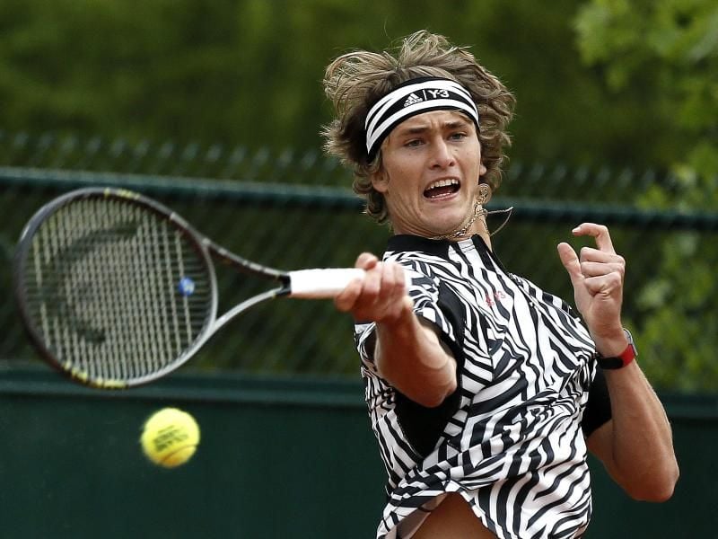 Das Match von Alexander Zverev wurde unterbrochen und wird am Mittwoch fortgeführt. Foto: Etienne Laurent