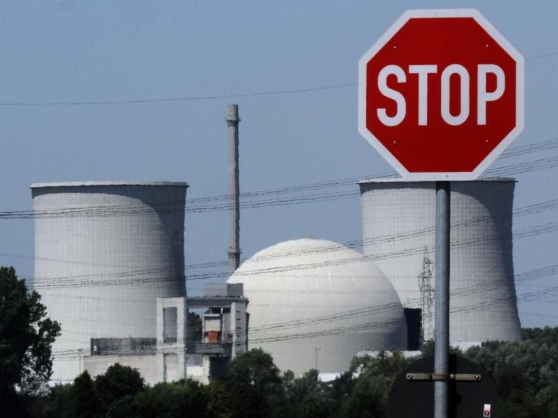Ermittlungen im Zuge der Brüsseler Anschläge brachten ans Licht: Die Terrorzelle spionierte offenbar auch einen Atomforscher aus. Kernkraftwerke rücken möglicherweise stärker ins Blickfeld von Terroristen. Foto: Boris Roessler/Symbolbild