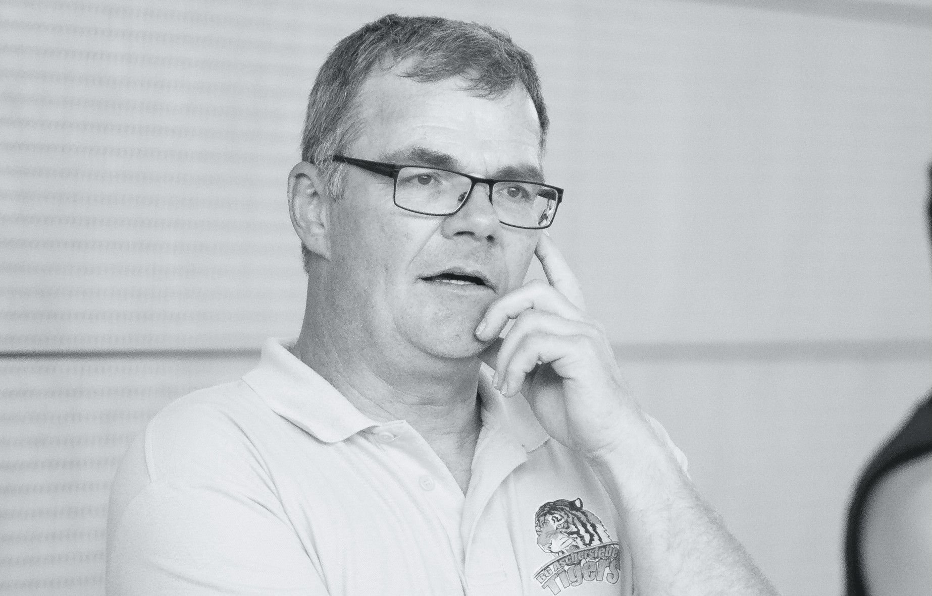 Ascherslebens Coach Florian Zillibiller ist während des Spiels seiner Tigers zusammengebrochen.