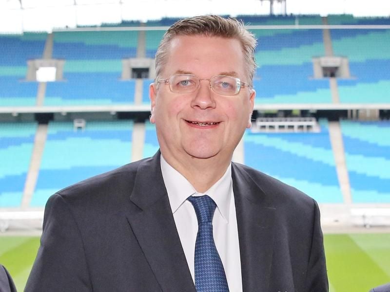 DFB-Präsident Reinhard Grindel möchte die EM 2024 nach Deutschland holen. Foto: Jan Woitas